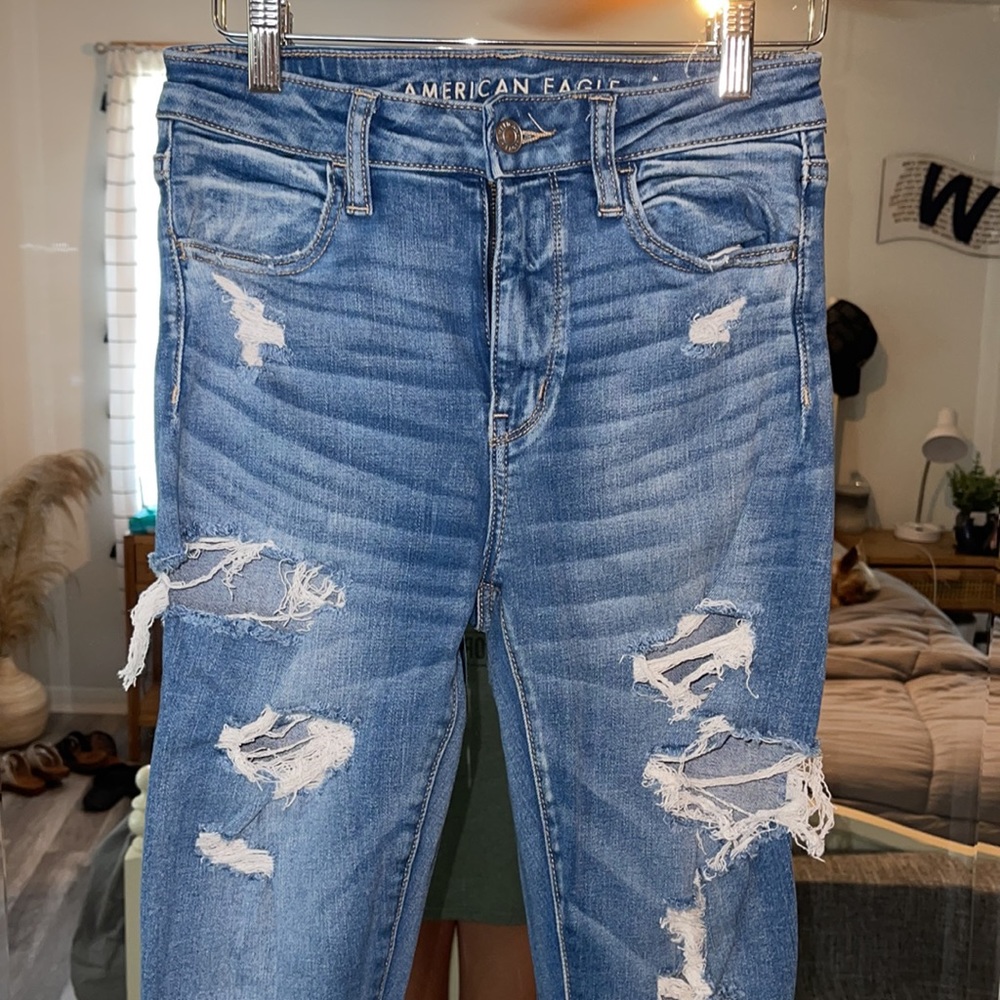 American Eagle Distressed Super Hi-Rise Jeggings - Picture 4 of 9